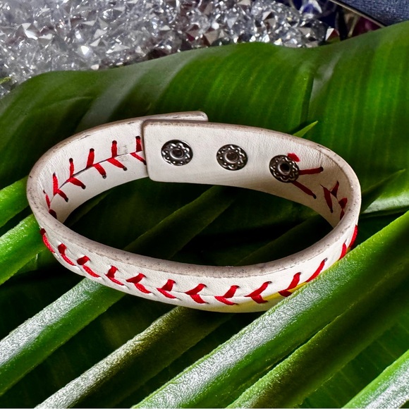 Plunder Red and White Baseball Stitch Bracelet - Picture 6 of 6